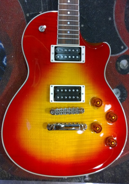 File:Larrivee RS-4-03.jpg