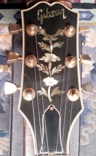 File:Howard Roberts Artist Headstock.jpg