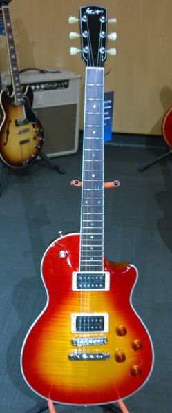 File:Larrivee RS-4-01.jpg